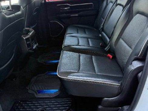 Used 2022 RAM 1500 Laramie AWD/4WD image 9