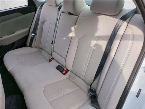 Used 2016 Hyundai Sonata SE image 17