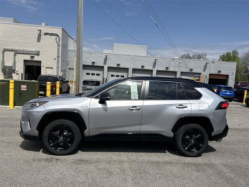 Used 2019 Toyota RAV4 XSE AWD/4WD image 2