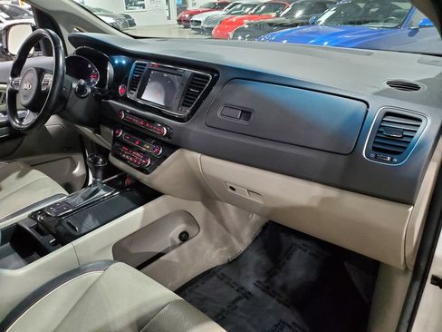 Used 2016 Kia Sedona SX FWD image 14