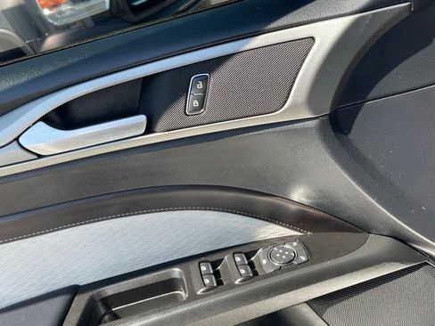 Used 2019 Ford Fusion SE w/ Equipment Group 151A FWD image 23