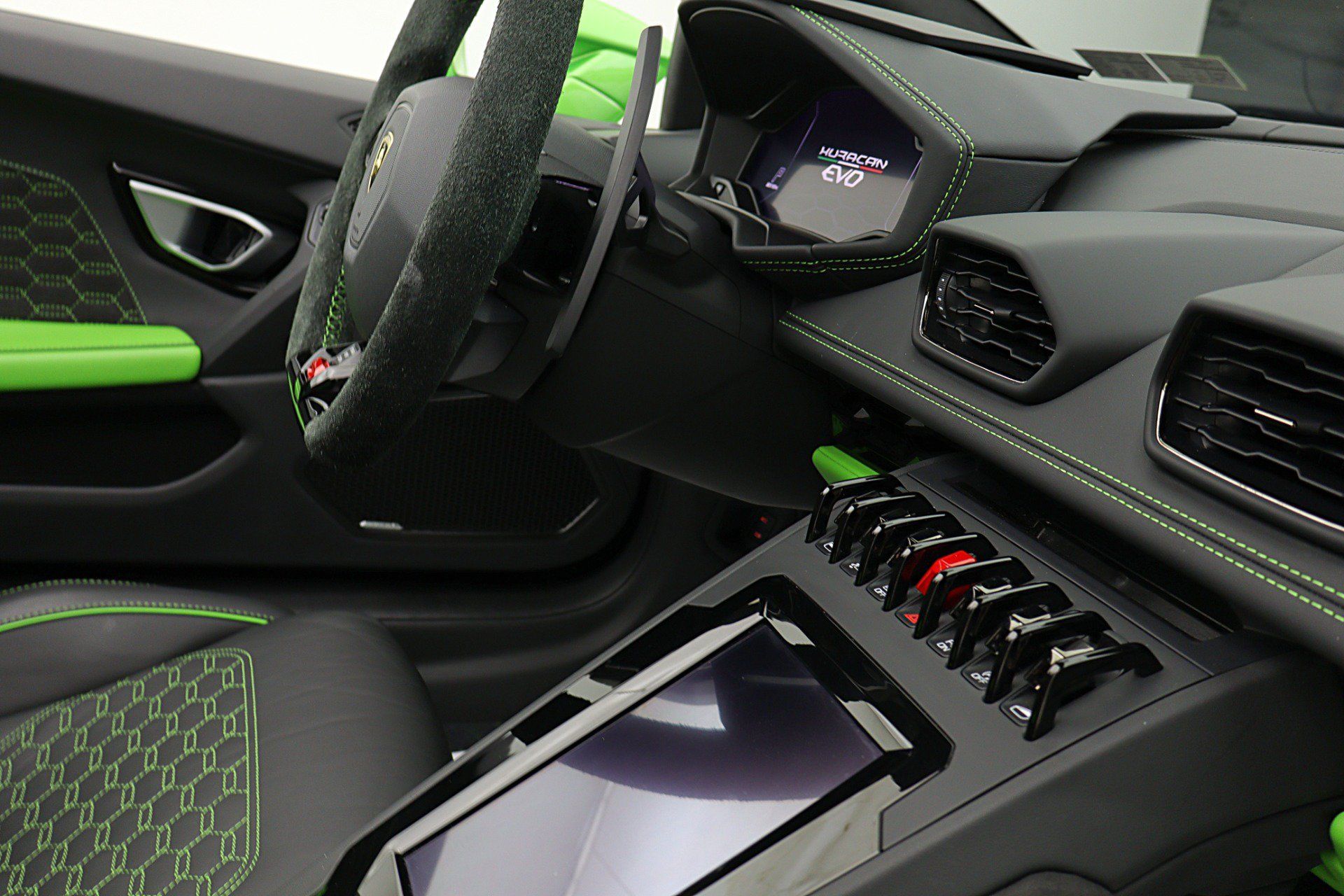Used 2023 Lamborghini Huracan EVO RWD image 36