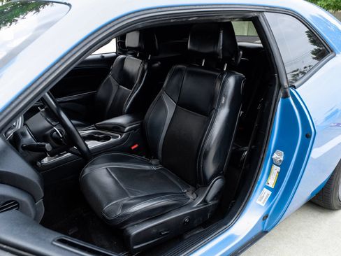 Used 2015 Dodge Challenger SXT Plus RWD image 34