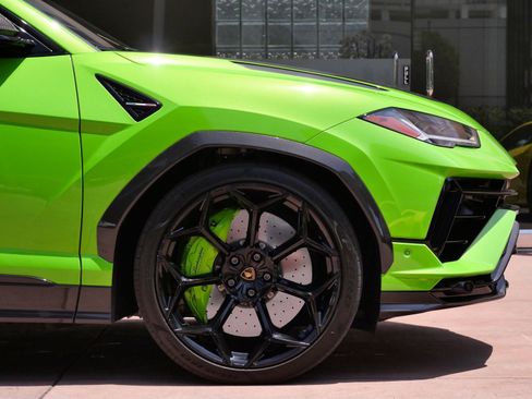 Used 2023 Lamborghini Urus Performante AWD/4WD image 9