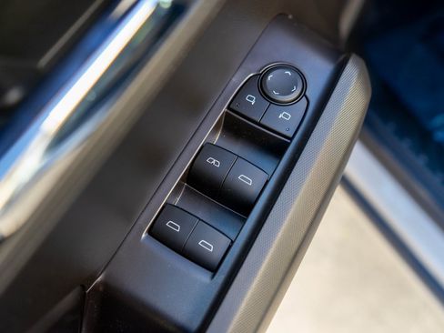 New 2026 GMC Canyon Elevation w/ Convenience Package image 17