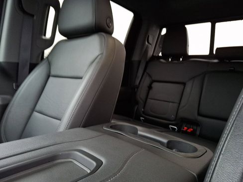 Used 2020 Chevrolet Silverado 1500 LT Trail Boss image 18