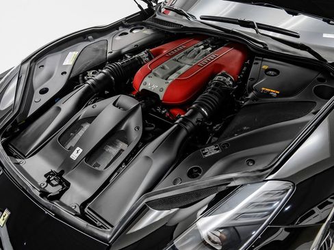 Used 2019 Ferrari 812 Superfast RWD image 47