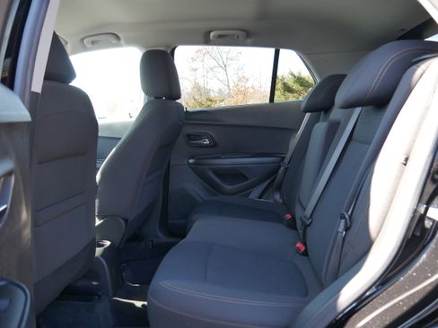 Used 2022 Chevrolet Trax LS w/ Tint and Cruise Package image 14