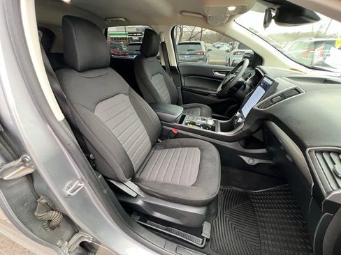 Used 2021 Ford Edge SE image 27