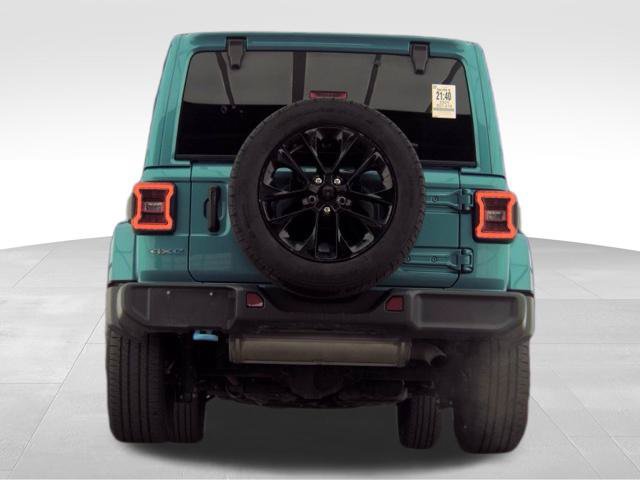 Used 2024 Jeep Wrangler Unlimited Sahara AWD/4WD image 7