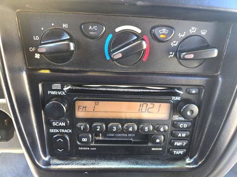 Used 2001 Toyota Tacoma w/ SR5 Package AWD/4WD image 40
