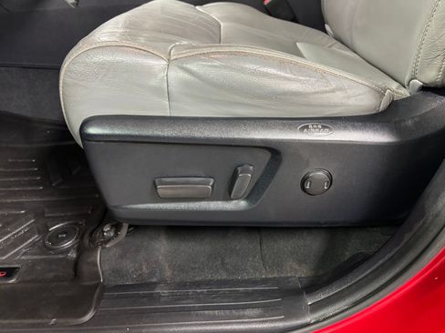 Used 2020 Toyota Tundra SR5 w/ SR5 Leather Package AWD/4WD image 12