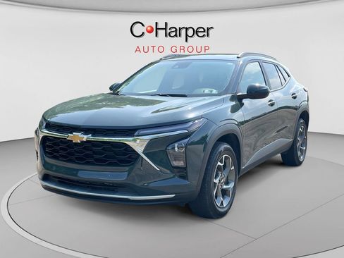 Certified 2025 Chevrolet Trax LT FWD image 7