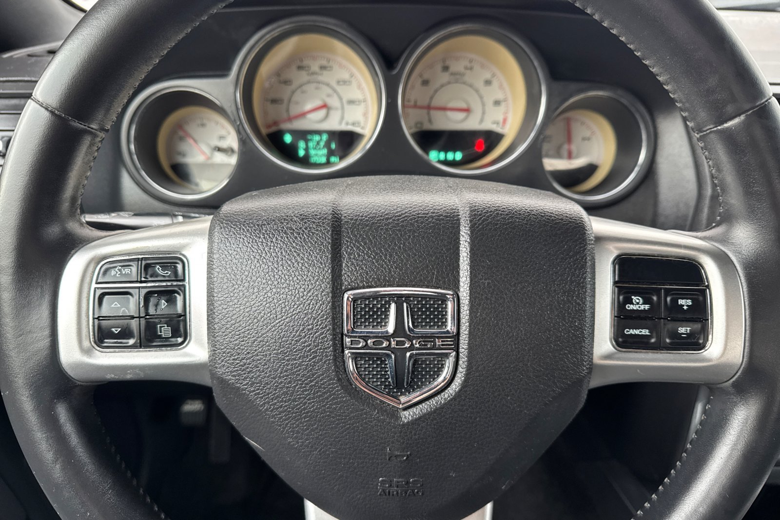 Used 2011 Dodge Challenger RWD image 33