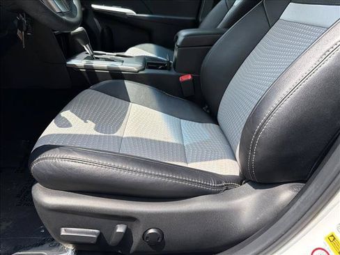 Used 2013 Toyota Camry SE FWD image 13