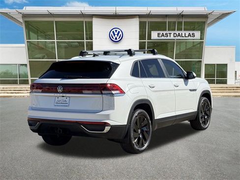 New 2026 Volkswagen Atlas Cross Sport SE image 3