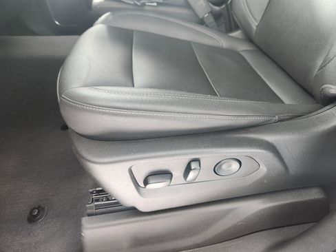 Used 2024 GMC Sierra 1500 SLT image 14