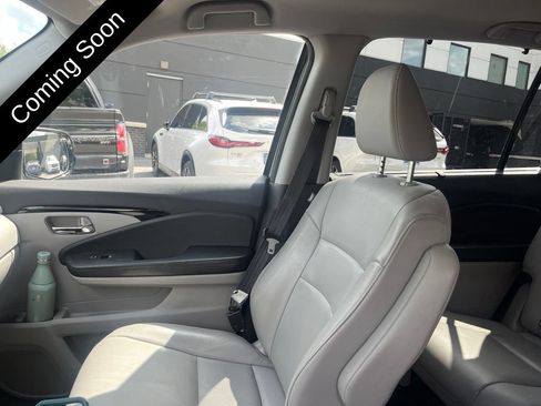 Used 2016 Honda Pilot Touring image 14