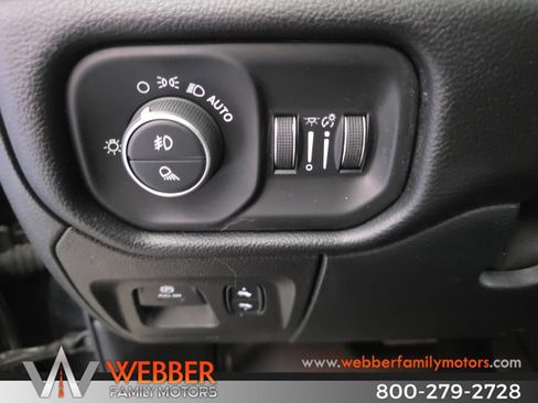 Used 2019 RAM 1500 Big Horn AWD/4WD image 14
