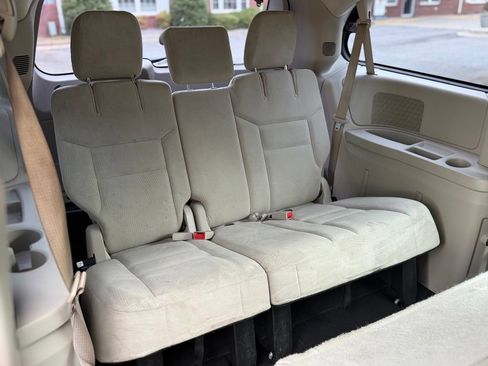 Used 2015 Dodge Grand Caravan American Value Package FWD image 15
