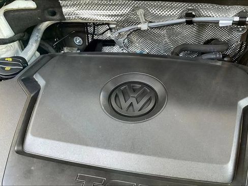 Used 2024 Volkswagen Tiguan SE R-Line FWD image 33