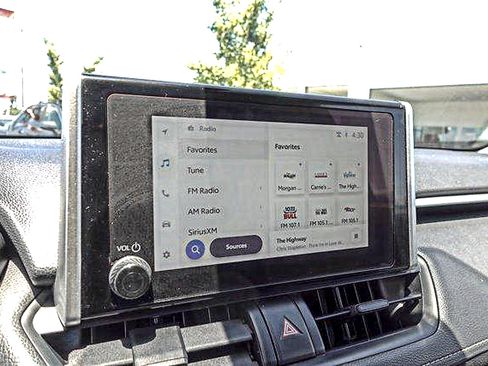 Used 2023 Toyota RAV4 LE AWD/4WD image 19