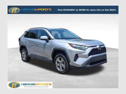 Used 2022 Toyota RAV4 XLE w/ Convenience Package AWD/4WD image 1