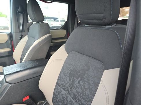 Used 2023 Ford Bronco Wildtrak image 11