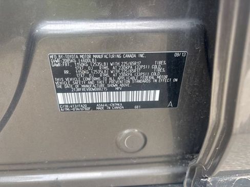 Used 2013 Toyota RAV4 XLE AWD/4WD image 13