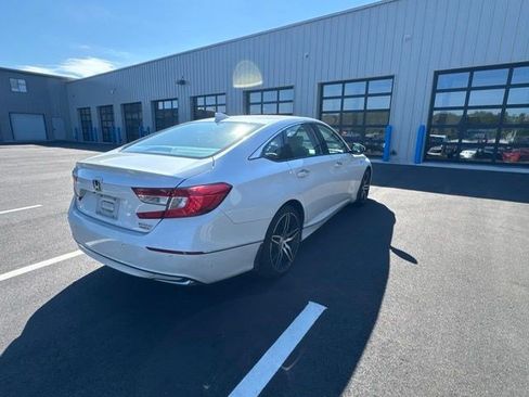 Used 2022 Honda Accord Touring image 9