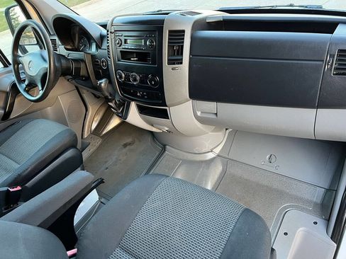 Used 2012 Mercedes-Benz Sprinter 2500 image 31