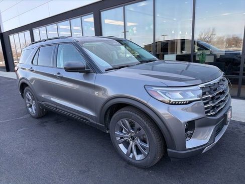 New 2026 Ford Explorer Active w/ Active Comfort Package image 1