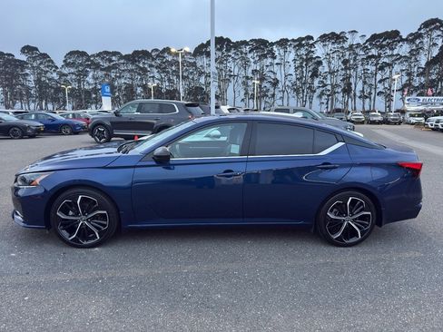 Used 2024 Nissan Altima 2.5 SR w/ SR Premium Package image 2