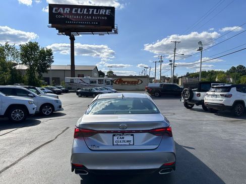 Used 2019 Toyota Avalon Limited w/ Advanced Safety Package FWD image 11