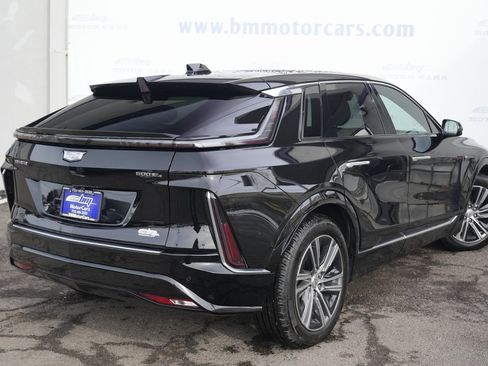 Used 2024 Cadillac Lyriq Luxury image 3