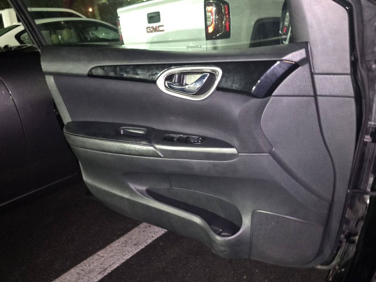 Used 2018 Nissan Sentra SV FWD image 12