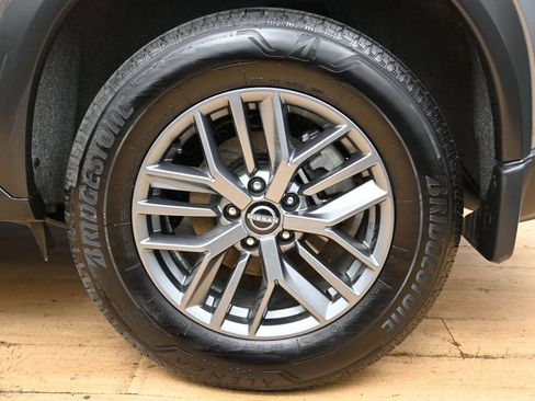 Used 2023 Nissan Rogue S FWD image 10