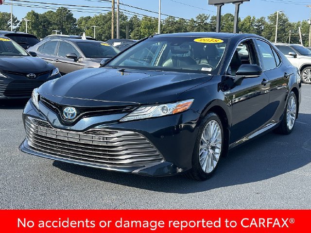 Used 2018 Toyota Camry XLE FWD image 3