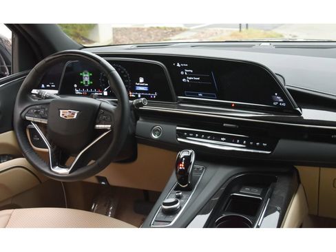 Used 2023 Cadillac Escalade ESV Premium Luxury image 18