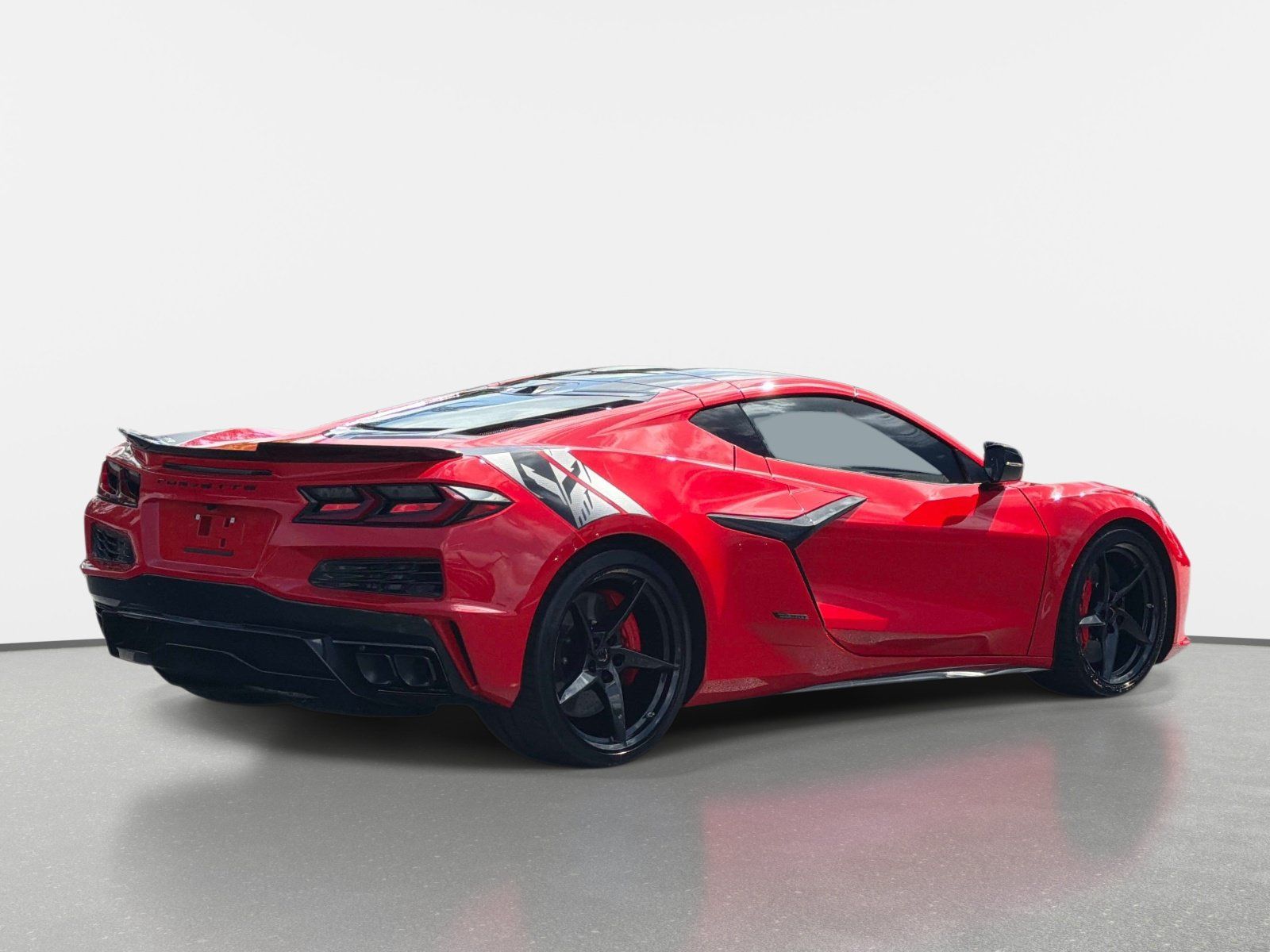 Used 2025 Chevrolet Corvette E-Ray w/ Stealth Interior Trim Package AWD/4WD image 3