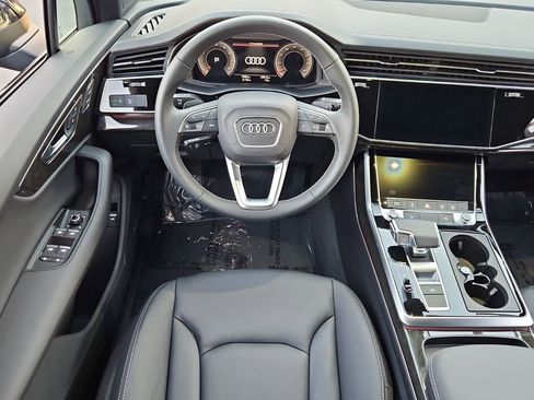 Certified 2025 Audi Q7 2.0T Premium w/ Convenience Plus Package image 15