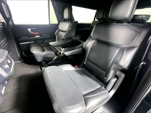 Used 2025 Ford Expedition Max Platinum w/ Stealth Appearance Package AWD/4WD image 25