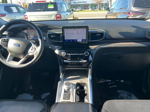 Used 2023 Ford Explorer Limited w/ Equipment Group 301A image 19