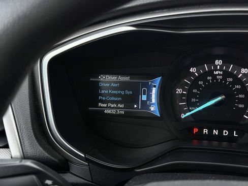 Used 2019 Ford Fusion SE FWD image 32