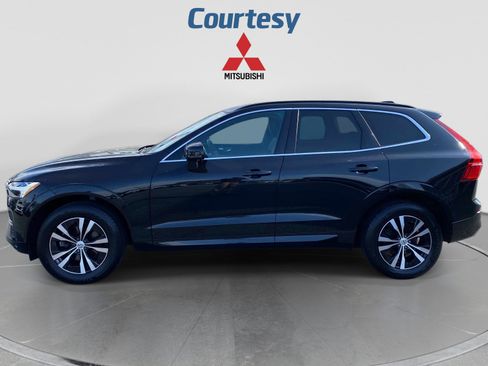 Used 2023 Volvo XC60 B5 Core AWD/4WD image 2