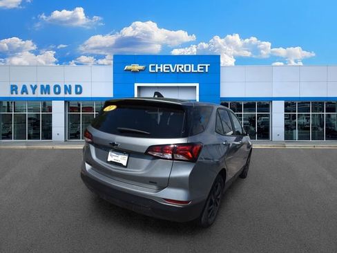 Used 2024 Chevrolet Equinox LS w/ LS Convenience Package AWD/4WD image 3