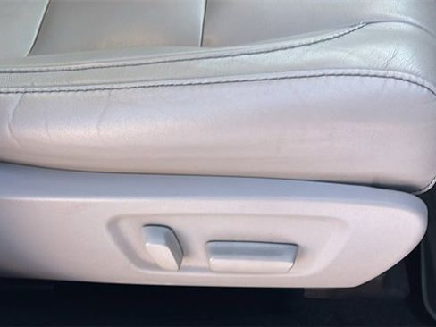 Used 2017 Toyota Highlander XLE image 36