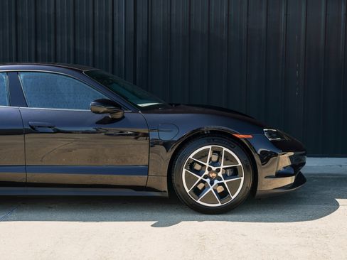 New 2025 Porsche Taycan image 15