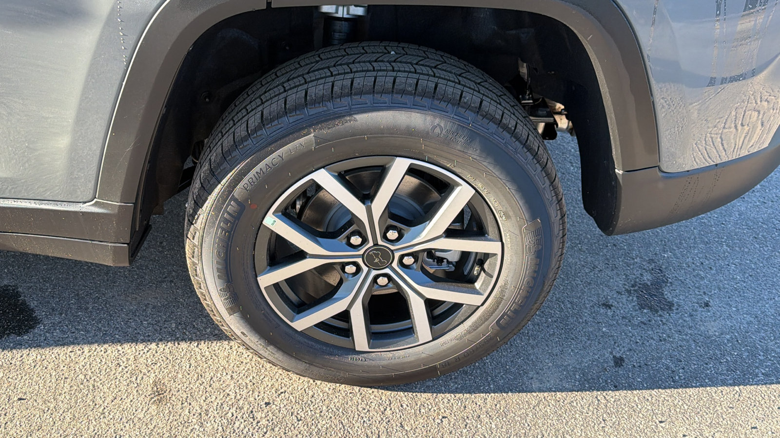 New 2027 Jeep Grand Cherokee Laredo RWD image 12