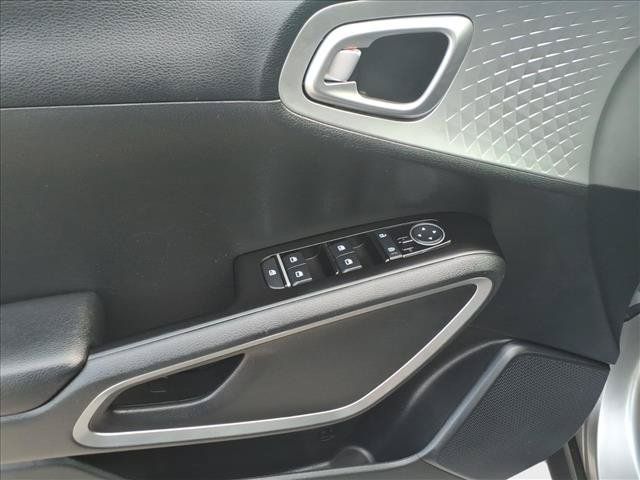 Used 2024 Kia Soul LX w/ Option Group 015 FWD image 30